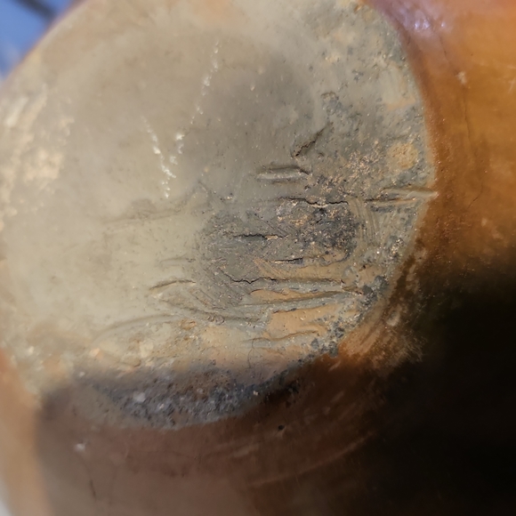 BEAUTIFUL Burnished Hand Thrown Pottery Vase - Picture 10 of 11